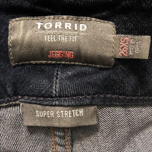 79 TORRID - Denim Jegging 26W Super soft stretch - Medium Wash - Picture 2 of 5